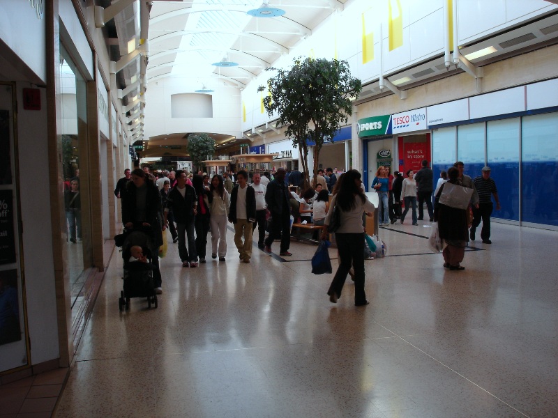 We can continue down the main corridor passing the TESCO Metro store, my favourite place to do the shopping...